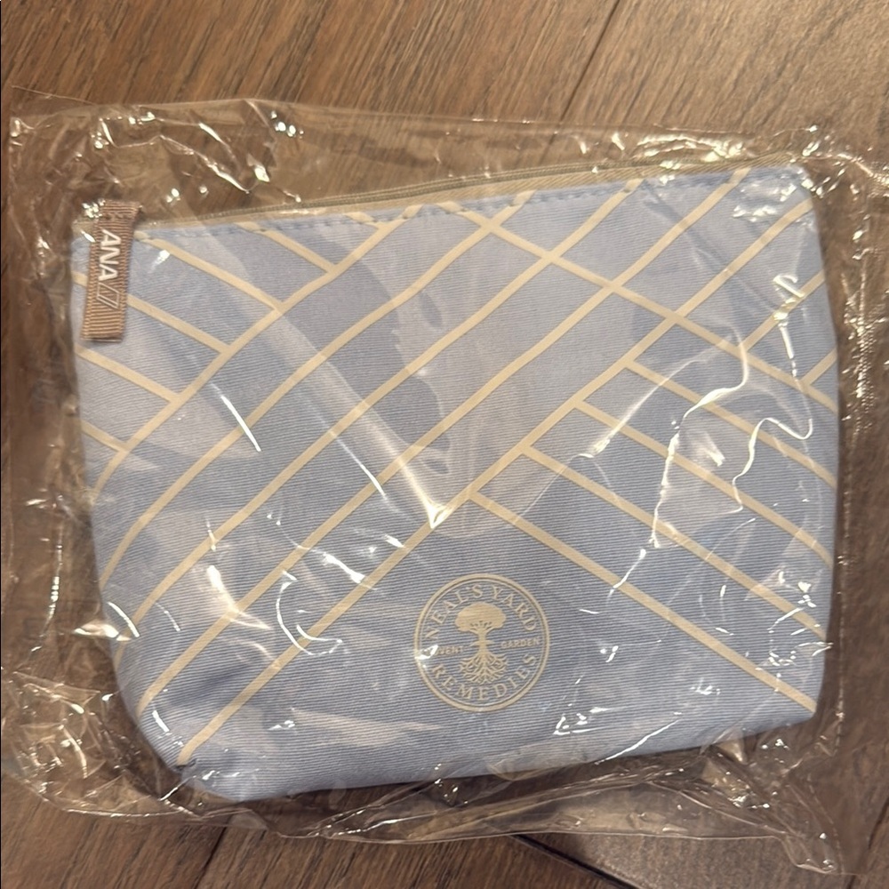 NWT ANA business class amenity kit